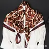 Pañuelo Retro Estilo Callejero Estampado de Leopardo de 90 cm, Versátil para Primavera y Verano, Pañuelo Cuadrado Grande Decorativo, Pañuelo Delgado y Elegante