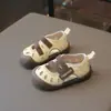 Zapatos de Princesa para Niñas Sandalias de Moda Tejidas 2026 Verano Nuevos Zapatos Pequeños de Cuero para Niños Sandalias de Malla para Bebé Huecas