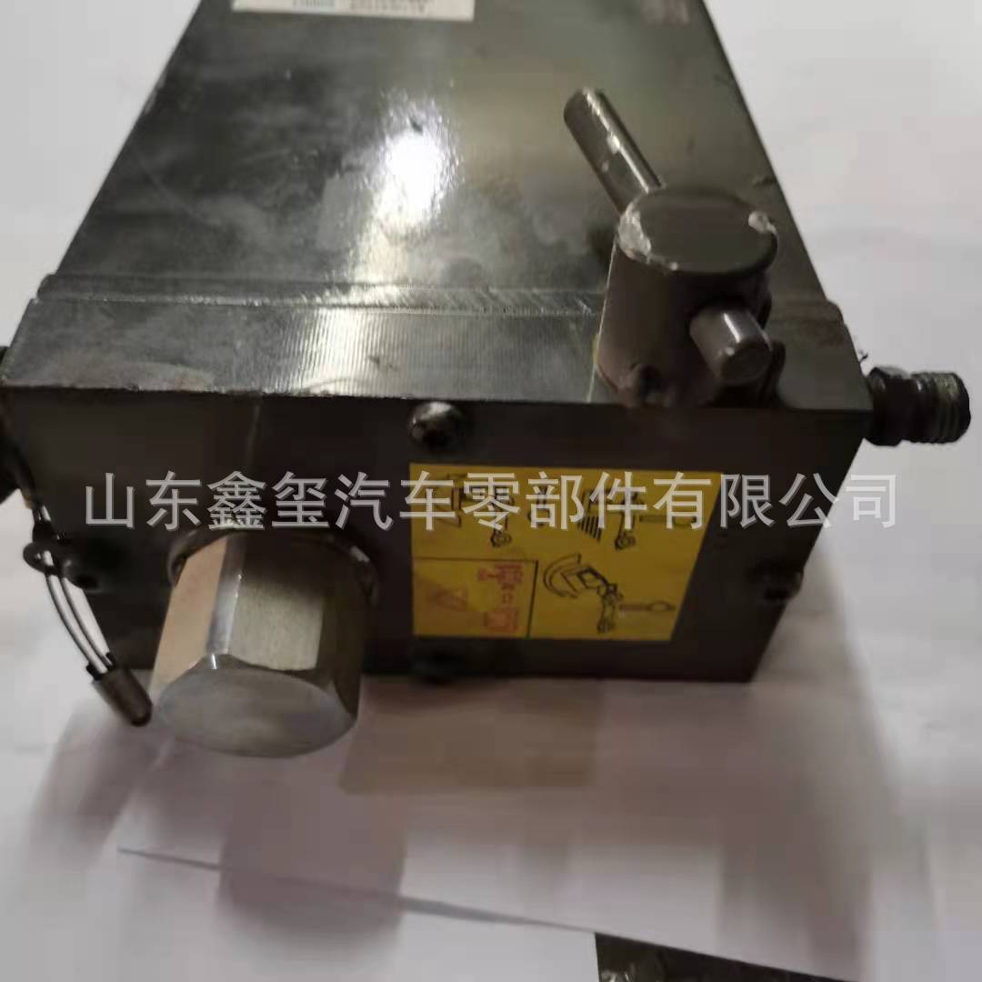 汕德卡驾驶室举升泵 (2).jpg