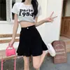 Saia Jeans Curta Nova Moda Hot Girl Cintura Alta Modelagem Slim Fit Corte Evasê com Babados Elásticos