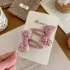 Presilha de Cabelo Laço de Lantejoula Rosa, Piranha Feminina Estilo Chanel, Presilha BB, Acessório de Cabelo com Toque de Luxo