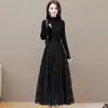 Vestido Base Acolchoado para Mulheres 2025 Início da Primavera, Outono e Inverno Novo Vestido de Tricô Longo Sobre o Joelho Redutor de Idade
