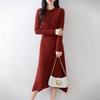 Vestido Feminino de Lã Pura com Gola Redonda, Design de Nicho, Saia-Suéter com Meio Botão, Versátil e Versátil para Estilo de Trabalho