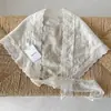 Bufanda Triángulo de Encaje Suave Versátil Color Almendra Leche Exquisita Esencial para Combinar con Faldas de Atar Cabezal de Cortina Pañuelo