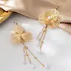 Venta Caliente Transfronteriza Moda Retro Flores Elegantes Cadena de Perlas Aleatoria Borlas Adecuado para Banquetes de Damas Vestimenta de Boda