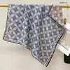 Pañuelo de Cuello Verde Menta Estilo Mambo Retro, Pañuelo Cuadrado con Ambiente de Principios de Primavera, Modelo Nuevo 2026, Accesorio de Bufanda de Alta Gama