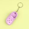 Regalo mayoreo personalidad creativa mini pantuflas colgante de pareja colgante para bolsa de coche simulación zapatos con agujeros llavero
