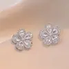 Brincos para Mulheres, Brincos de Cobre com Zircônias Micro-Cravejadas em Formato de Flor e Coração, Novo Design de Nicho, Design Simples, Joias Temperamentais e Versáteis