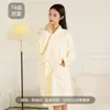 Bata de Baño de Terciopelo de Burbujas con Cuello en V, Fuerte Absorción de Agua, Secado Rápido, Bata Portátil para Bañarse, Bata de Terciopelo Coral Suave y Engrosada para Mujer