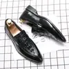2026 Otoño Europa Repujado Transfronterizo Tallas Grandes Casual Zapatos de Piel Exteriores Negocios Zapatos de Piel Hechos a Mano Slip-on Zapatos de Hombre Venta al por Mayor