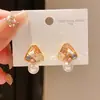 Brincos de Prata Banhados a Ouro Real 18K com Agulha de Prata, Zircônia e Pérola, Estilo Palácio de Luxo Leve, Brincos Doces de Nicho para Mulheres