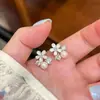 Nuevos Pendientes Dulces Florales con Tachuelas de Perlas 2026 para Mujer, Estilo Super Hada, Estilo Francés de Alta Gama, Lujo Ligero, Exquisitos y Modernos Accesorios para Orejas