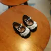 Zapatos de Cuero para Niños 2026 Primavera y Otoño Estilo Coreano con Bordes de Encaje Suela Blanda Zapatos de Princesa para Niñas y Niños Pequeños con Cierres de Velcro