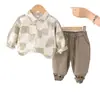 Conjunto de Dos Piezas Camisa Cuadrada de Manga Larga Elegante Nuevo 2025 para Niños Sudadera de Moda Otoño para Bebé Fresca y Moderna