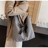 Bolso de hombro de gran capacidad con lunares para mujer, diseño de nicho, estilo occidental, para uso diario bajo el brazo, otoño 2024