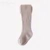 Meias da Estação Primavera Cuidadosamente Selecionadas para Meninos e Meninas, Cintura Alta, Proteção da Barriga, Alta Elasticidade, Listradas Verticalmente, Leggings de Cor Sólida para Bebês e Crianças Pequenas
