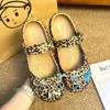 Accesorios para zapatos de ballet con estampado de leopardo DIY, estrellas de felpa adecuadas para zuecos, dijes de zapatos de moda y versátiles, hebillas decorativas de Gato KT
