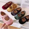 Sapatos de Princesa Estilo Coreano para Meninas, Sapatos de Salto Baixo para Primavera e Outono para Meninas Pequenas, Sapatos Infantis Doces com Solado Macio, Sapatos de Bebê de Veludo Retrô