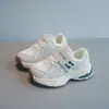 Zapatos Casuales Transpirables de Malla para Niñas 2026 Primavera/Verano Nuevos de Moda Versátiles Zapatos Papá con Velcro Zapatos Deportivos
