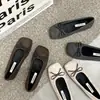 Primeiro Encontro Sra. Sapatos Baixos Ji de Pelúcia 2026 Laço Bico Quadrado Tecido de Lã Quente Solado Macio Confortável Versátil Inverno