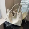 Bolso de mujer de gran capacidad 2026 nuevo diseño de moda, bandolera simple, popular este año, bolso de hombro tipo tote texturizado para el trabajo