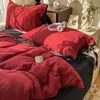 Estilo Ins, fresco e delicado, com amarrações de fita e um design de gaze dupla camada, um popular conjunto de cama de quatro peças, um conjunto de capa de edredom de três peças doce e feminino