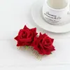 Peine para el cabello de terciopelo rosa transfronterizo, Pasador de pelo vintage para novia, Accesorio para el cabello de doble flor artificial con borde enrollado color burdeos para mujer