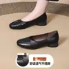 Zapatos de salón poco profundos cómodos de punta cuadrada y tacón bajo para mujer, nuevo modelo de otoño 2026, cuero suave, suela blanda, zapatos casuales para mujer, zapatos retro tipo mamá