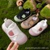 Verão 2025 Novidade em Estoque Velcro Solado com Adesivo Frio para Meninos e Meninas Bebê Shoes Esportivos Vazados de Malha Respirável para Crianças Sapatos Casuais