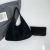 2025 Bolso de Axila Petal Casual Gamuza Escarchada Gran Capacidad Retro Bolso de Hombro Tote Versátil Nuevo Estilo Hueco
