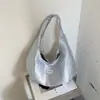 Bolsa de ombro fresh e fofa estilo coreano com bolinhas, uma bolsa tote doce para jovens estilosas para compras e para o dia a dia.
