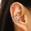 Pendientes de Clip Dorados con Cadena Sin Agujeros en las Orejas, Clips para Hélice Auricular con Acabado de Alta Gama, Pendientes de Diseño Exclusivo, Pendientes Minimalistas de Estilo Fresco para Mujer