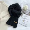 Bufanda de Punto Roja Versátil Estilo Coreano de Invierno para Mujer, Nuevo Calentador de Cuello de Alta Gama Atmosférico Cálido y A prueba de Viento para Parejas