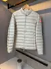 Chamarra ligera de plumón Moncler m-brand con cuello de piel, corte ajustado, para mujer, estilo corto, cuerpo acanalado ajustado, engrosada, cálida, casual