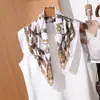 Elegante Bufanda Cuadrada de Imitación Seda con Estampado de Cadena Chal Versátil Bufanda de Cuello de Gama Alta Pañuelo para la Cabeza Bufanda de Seda Bufanda para Mujer
