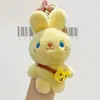 Llaveros de felpa de dibujos animados de moda, muñecos peludos lindos y peculiares, colgantes para mochila de pareja, venta al por mayor de accesorios
