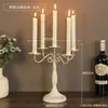 Candelabro de Estilo Francés Vintage para Mesa de Comedor, Portavelas Romántico Retro, Base para Atrezo de Fotografía Estilo Europeo, Blanco Roto