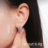 Brincos de Zircônia Elegantes e Requintados de Cao Shi, Brincos de Design de Alto Padrão com Linhas Bicolores, Acessórios Clássicos para o Dia a Dia e Férias