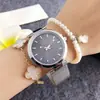 Reloj de Mujer, Simple y Elegante, Alto Valor Estético, Nuevo y Moderno Correa de Malla Dorada, Reloj de Cuarzo Minimalista, Reloj Decorativo
