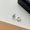 Brincos de fivela de orelha simples, versáteis e requintados com design de círculo e diamantes, uso diário e para dormir