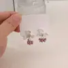 Pendientes de Perla Flor de Goteo de Aceite Aguja Plateada Pendientes de Moda Versátiles Pendientes Exquisitos de Lujo Ligero con un Diseño Único
