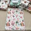 Una variedad de papel de regalo de flores de la colección de papel de Sydney, paridad, floral grande, materiales de embalaje general para envío de regalos