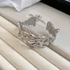 Pulsera Metálica de Apertura Irregular Plegada Personalidad Transfronteriza Europea y Americana Elegante Simple Pulsera de Lujo Ligero Pulsera de Gama Alta