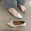 Zapatos Femeninos Estilo Hada Suave 2026 Francés Elegante Moño Punta Aguda Boca Baja Tacón Oculto Zapatos de Noche