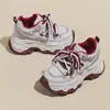 Tênis Dad Super Populares com Strass para Mulheres Nova Moda Primavera 2026 Versátil Antiderrapante Que Aumenta a Altura com Solado Grosso Esportivo Casual
