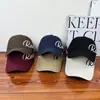 Gorra de Béisbol Retro Coreana Nueva de Primavera y Verano con Letras para Mujer, Gorra Bordada Simple Versátil de Copa Suave que Hace que la Cara se Vea Más Pequeña