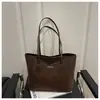 Bolso de Hombro Grande de Alta Gama, Gran Capacidad, Versátil, para Debajo del Brazo, para Mujer, Nuevo para Otoño e Invierno 2025, Bolso Tote Texturizado Mate para Viajes Diarios