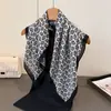 2025 Nuevo Pañuelo Cuadrado Pequeño de Algodón y Lino con Patrón de Espiga de Anacardo Pañuelo para la Cabeza de Imitación Terciopelo Chal Protección Solar Bufanda para el Cuello