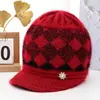 Sombrero de invierno para mujeres de mediana edad y ancianas, cálido con forro de terciopelo, gorro de lana tejido, protección contra el frío para señoras mayores, sombrero de algodón de ala ancha con pelo de conejo