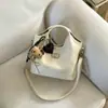 Bolsa de Ombro Versátil Nova Moda Transfronteiriça com Toque de Luxo, Bolsa Saco Retrô para o Dia a Dia, Bolsa de Mão Acolchoada Simples Casual